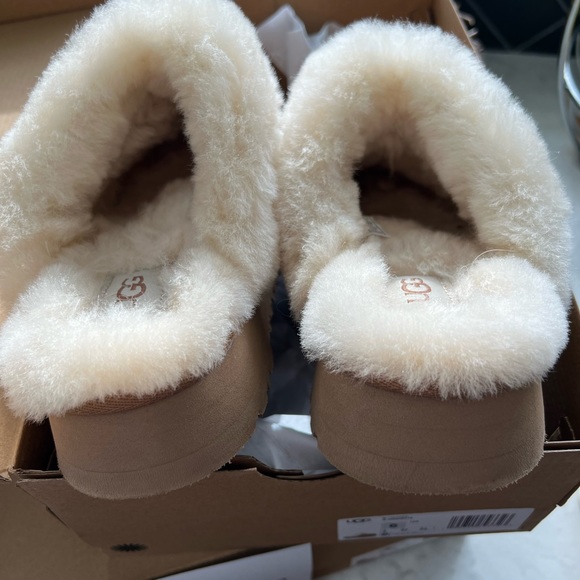 BNIB UGG Disquette, W size 6 - Picture 4 of 4
